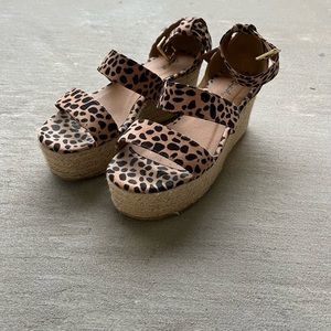Size 9 leopard print sandal